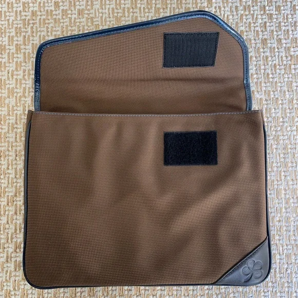 Abbi New York Padded Laptop Sleeve - Picture 3 of 7